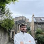 Profesor titulado en educación infantil, buena actitud para enseñar a los niños y sobre todo entender la situación de cada uno.